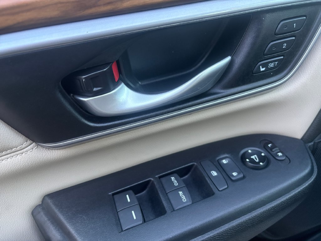 Used 2017 Honda CR-V Touring image 10