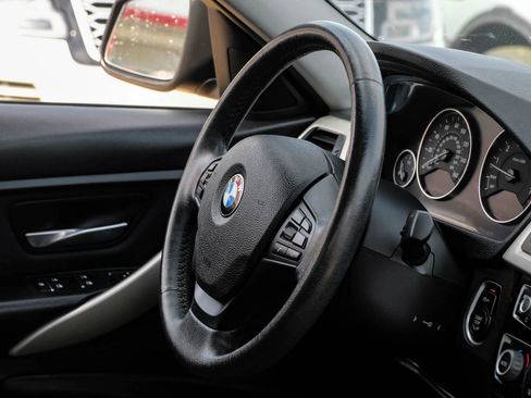 Used 2018 BMW 320i Sedan image 21