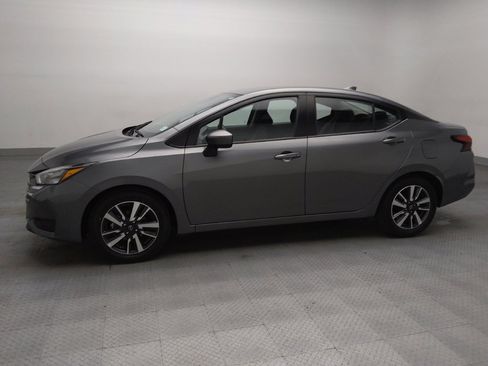Used 2025 Nissan Versa SV FWD image 2