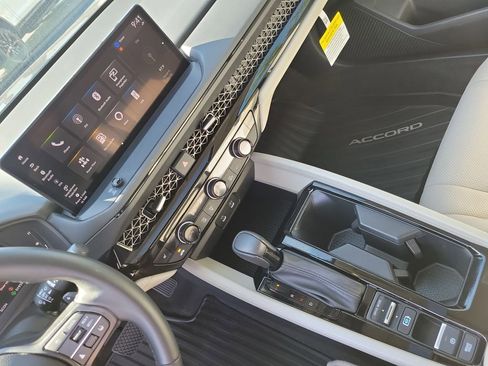 Certified 2024 Honda Accord EX-L image 36