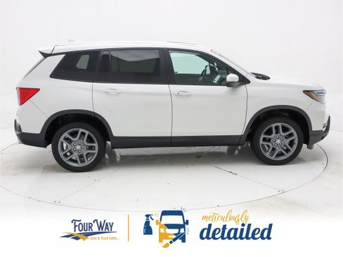Used 2023 Honda Passport EX-L image 2