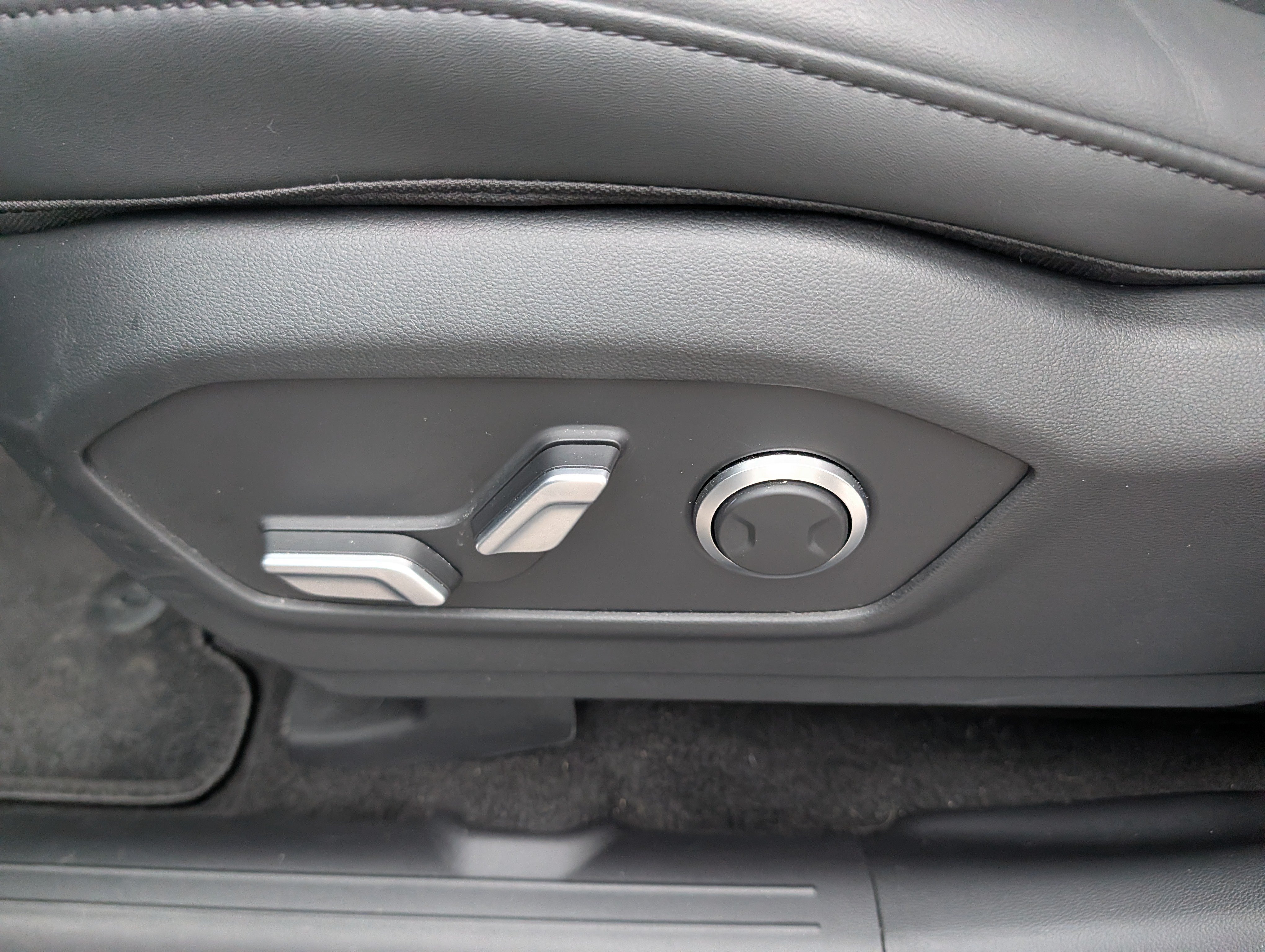 Used 2026 Hyundai Santa Fe SEL AWD/4WD image 11