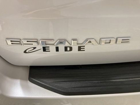 Used 2024 Cadillac Escalade Premium Luxury Platinum AWD/4WD image 43