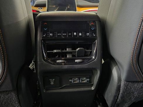 Used 2023 Jeep Grand Cherokee Summit AWD/4WD image 35