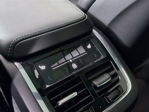 Certified 2023 Volvo XC60 B5 Ultimate w/ Climate Package AWD/4WD image 26