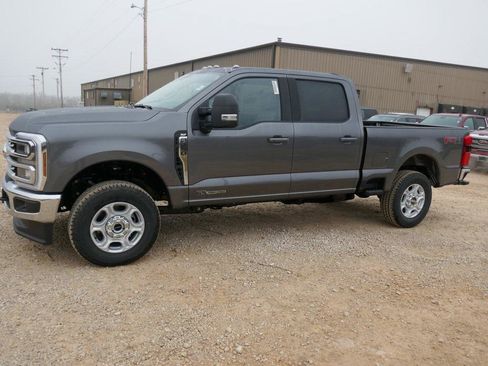 New 2026 Ford F250 XLT w/ XLT Premium Package image 8