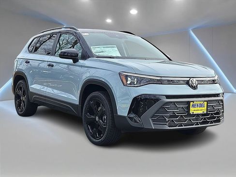 New 2026 Volkswagen Taos SE AWD/4WD image 3