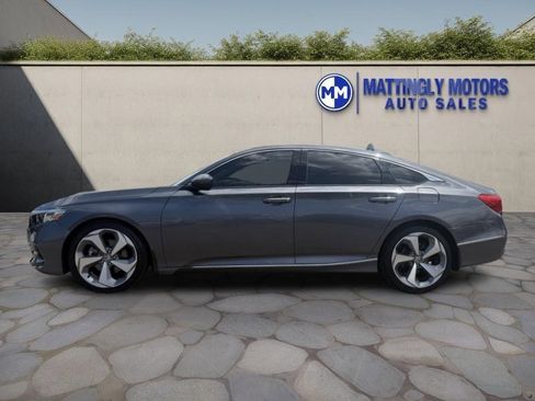 Used 2018 Honda Accord Touring image 6