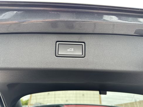 New 2025 Volkswagen Tiguan SE image 27