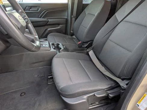 Used 2024 Chevrolet Colorado W/T image 15