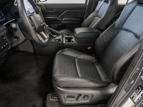 Used 2025 Toyota 4Runner TRD Off-Road Premium AWD/4WD image 11