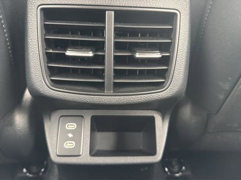 Used 2025 Kia Seltos S image 21