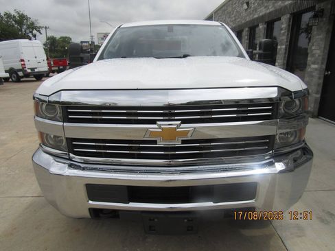 Used 2017 Chevrolet Silverado 2500 W/T RWD image 2