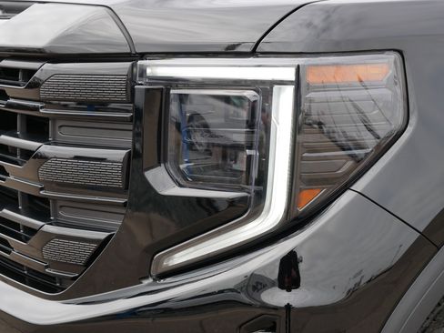 Used 2024 GMC Sierra 1500 Elevation image 16