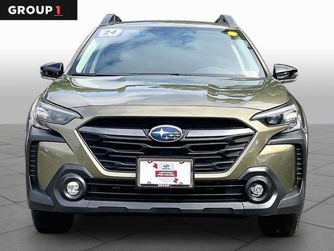 Used 2024 Subaru Outback Premium AWD/4WD image 4