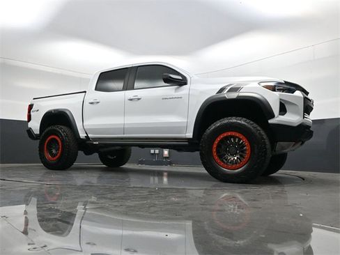 Used 2024 Chevrolet Colorado ZR2 w/ ZR2 Convenience Package III image 31