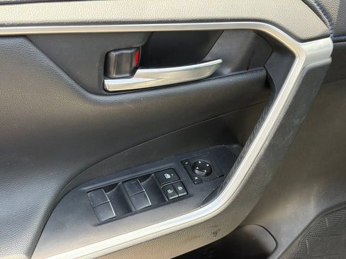 Used 2020 Toyota RAV4 XSE AWD/4WD image 6