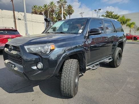 Used 2016 Toyota 4Runner SR5 image 2