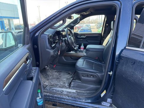 Used 2023 Chevrolet Silverado 1500 High Country w/ Z71 Off-Road Package image 6