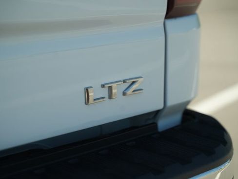 Used 2021 Chevrolet Silverado 1500 LTZ w/ Technology Package AWD/4WD image 44