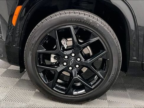 Used 2025 Chevrolet Traverse RS w/ LPO, Floor Liner Package AWD/4WD image 10