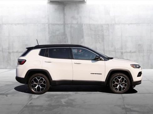 Used 2025 Jeep Compass Limited AWD/4WD image 5