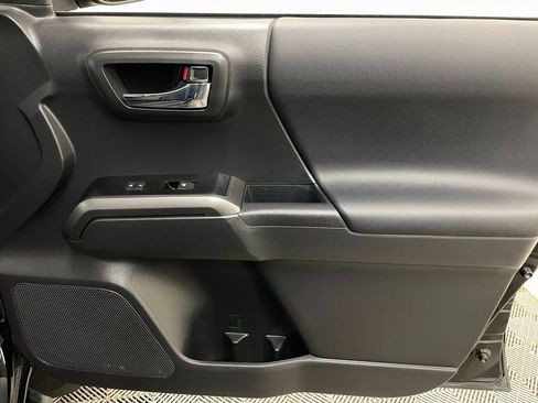 Used 2023 Toyota Tacoma TRD Sport AWD/4WD image 38