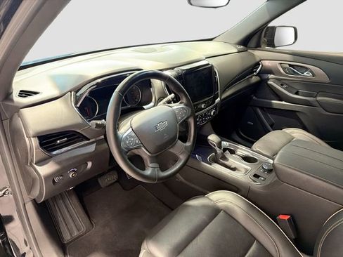 Used 2023 Chevrolet Traverse Premier w/ Redline Edition AWD/4WD image 9