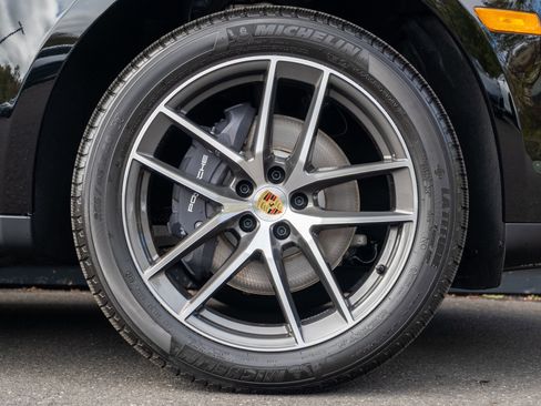 Certified 2026 Porsche Macan AWD/4WD image 15