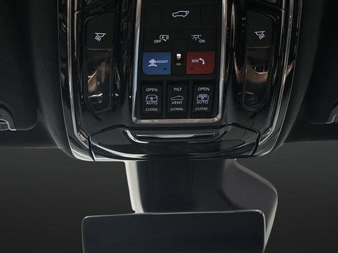 Used 2024 Jeep Grand Wagoneer Series III image 29