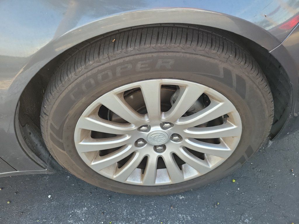 Used 2011 Buick Regal CXL w/ RL3 Preferred Equipment Group FWD image 9