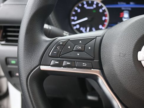 Used 2024 Nissan Sentra SV FWD image 24