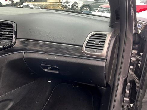 Used 2019 Jeep Grand Cherokee Limited w/ Luxury Group II image 14