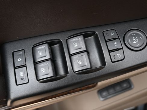 Used 2019 Chevrolet Tahoe LT RWD image 15