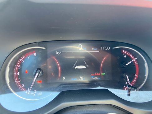 Used 2025 Toyota RAV4 XLE FWD image 24
