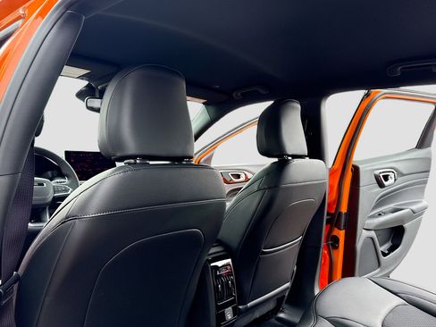 New 2026 Jeep Compass Latitude image 6