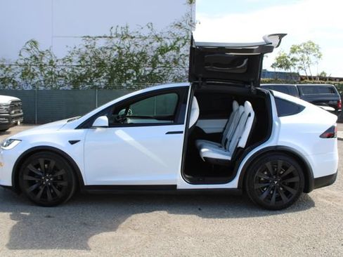 Used 2023 Tesla Model X AWD/4WD image 40