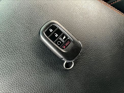 Used 2024 Honda Pilot TrailSport image 37