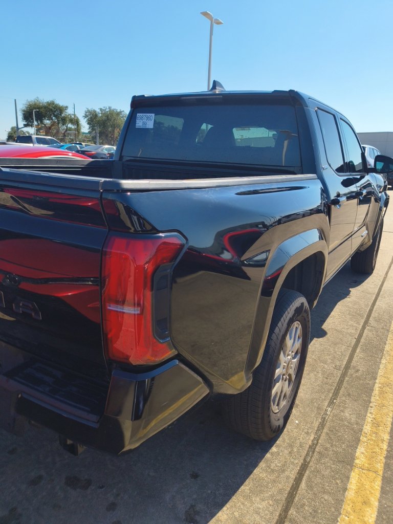 Used 2026 Toyota Tacoma SR5 AWD/4WD image 3