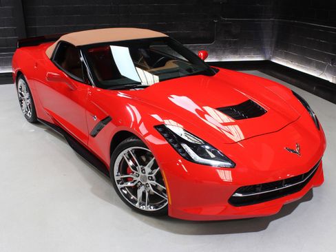 Used 2019 Chevrolet Corvette Stingray Convertible w/ 2LT Preferred Equipment Group image 12