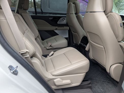 Used 2023 Lincoln Aviator Reserve w/ Equipment Group 201A image 22