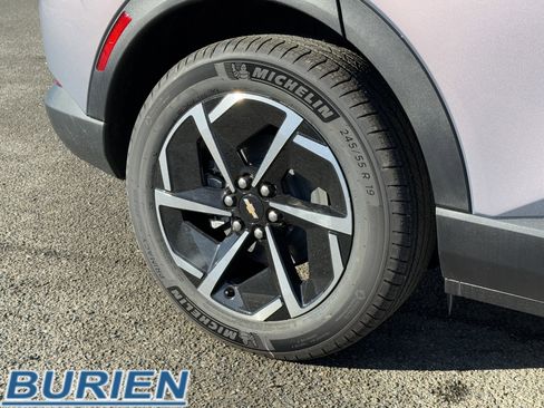 New 2026 Chevrolet Equinox EV LT image 36