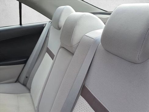 Used 2014 Toyota Camry L image 18