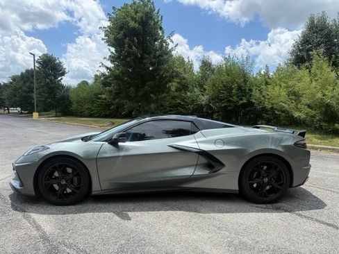 Used 2022 Chevrolet Corvette Stingray Convertible w/ Z51 Performance Package RWD image 10