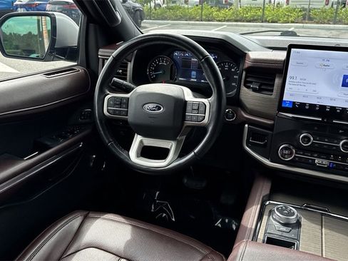 Used 2023 Ford Expedition Limited image 22