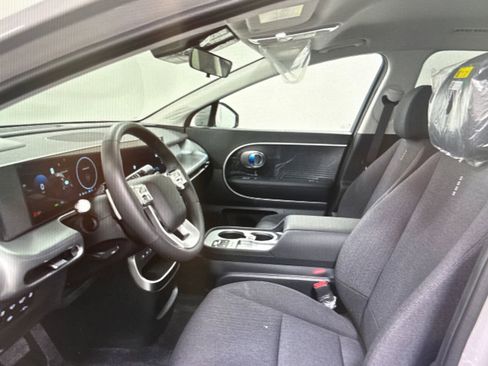 Used 2026 Hyundai Ioniq 9 SE AWD/4WD image 6