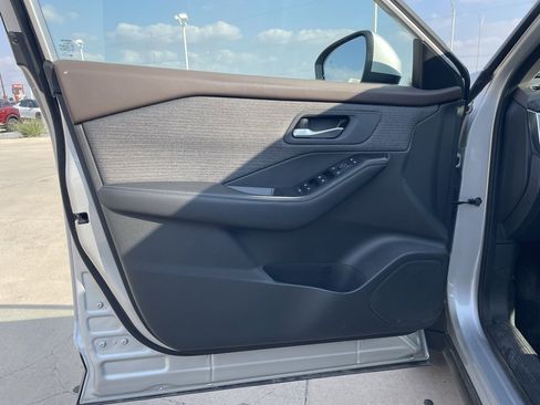 Certified 2023 Nissan Rogue SV image 12