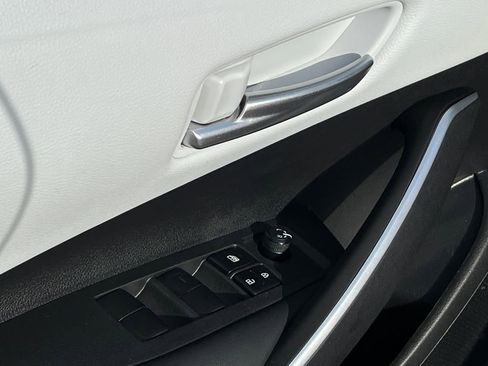 Used 2024 Toyota Corolla SE image 13