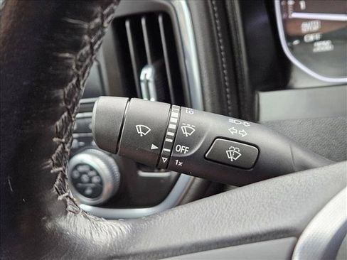 Used 2020 GMC Sierra 1500 SLT RWD image 24
