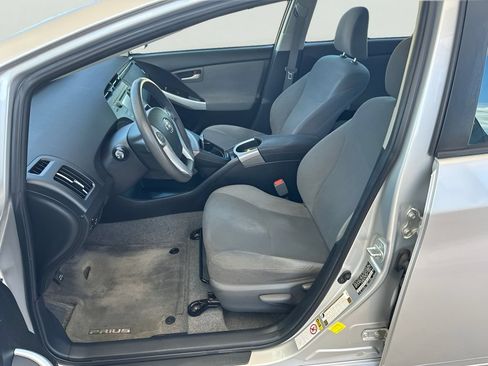Used 2014 Toyota Prius Two FWD image 10